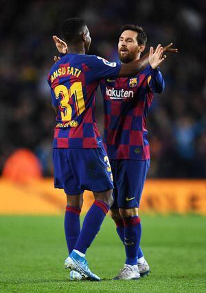 Messi y Ansu Fati mantienen al Barcelona con vida en la Liga