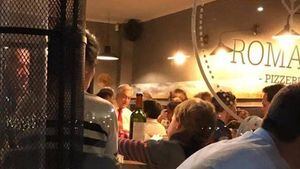 "Se fue una hora, también es un ser humano": Vocera de Gobierno blinda a Piñera por críticas a su salida a comer en medio del caos en Santiago