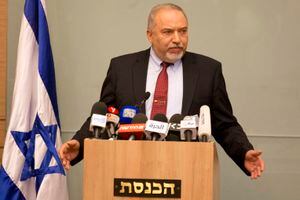 Sacudida al panorama político israelí: dimite el ministro de Defensa por la tregua en Gaza