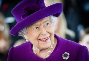 ¿Era reptiliana? Los mitos más curiosos alrededor de la Reina Isabel II en Internet