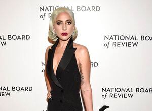 Lady Gaga se disculpa por colaboración con R. Kelly y borra el video