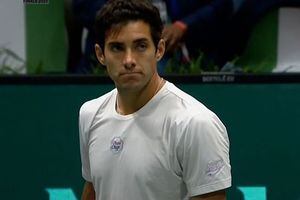 Garin no pudo mantener su ventaja y acabó cediendo el primer punto de Copa Davis ante el italiano Arnaldi