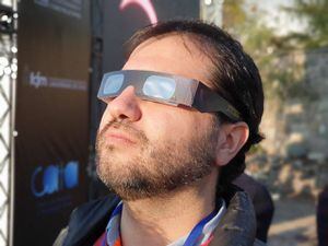 ASÍ se vivió el Eclipse Solar en Santiago de Chile, la ciudad del 92%