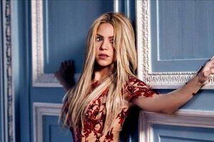 El abdomen de infarto que Shakira dejó ver al levantarse la blusa