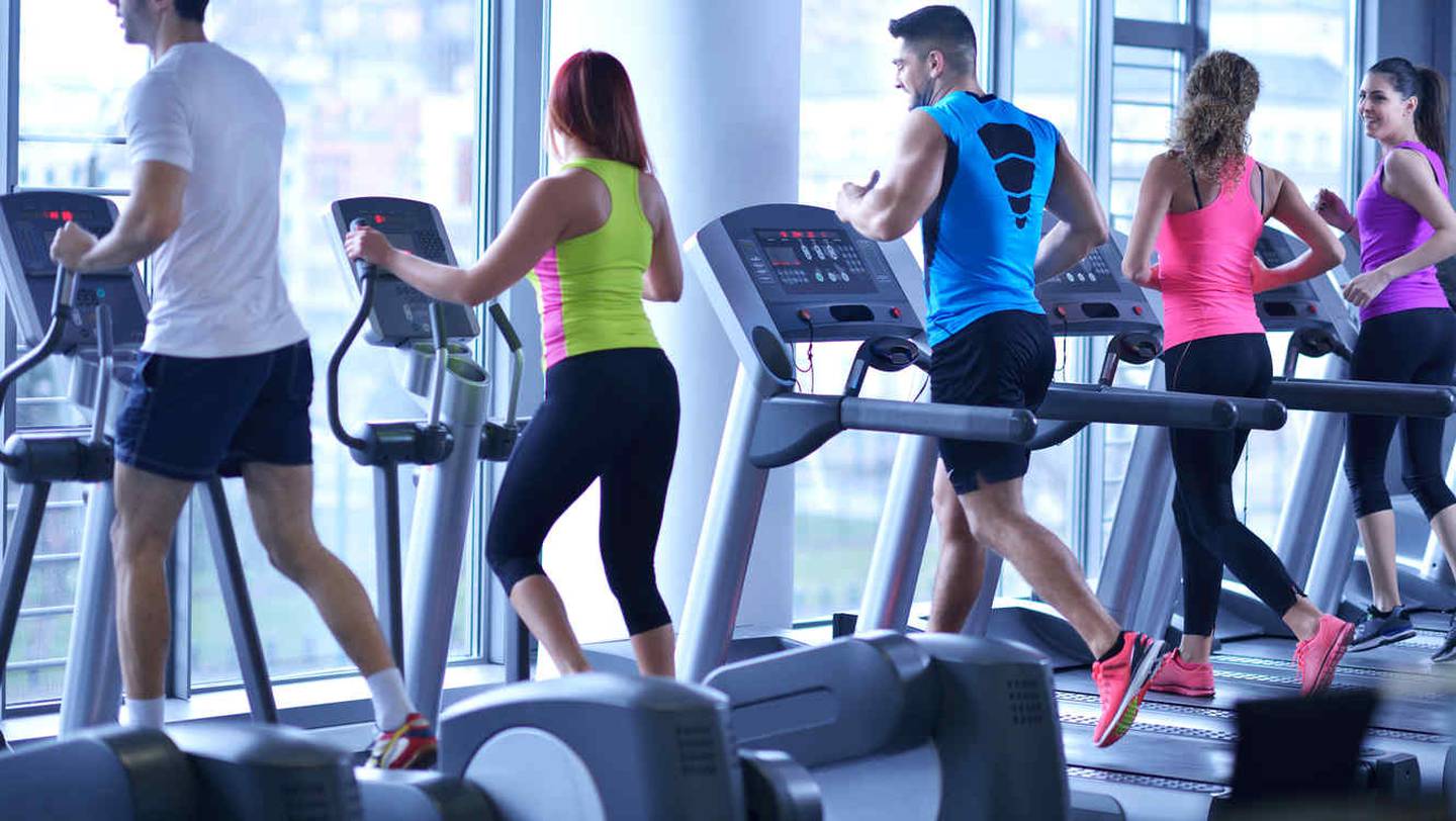 Hacer ejercicios promueve la salud cardiovascular.