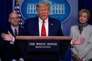 Donald Trump: gobierno debería participar en empresas rescatadas