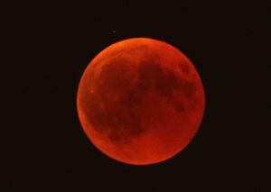 Conoce los detalles del eclipse lunar de esta noche