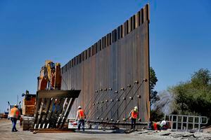 Gobierno de Trump anuncia haber completado 160 kms de muro