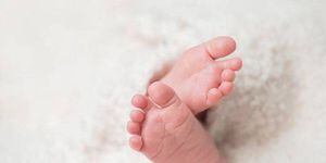 Bebé de dos meses sobrevive durante días sobre el cadáver de su madre
