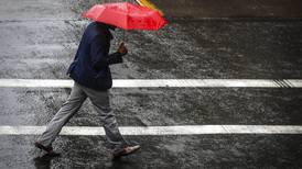 ¿A qué hora y cuánta lluvia caerá este jueves en la Región Metropolitana?: Habrá agua en todas las comunas