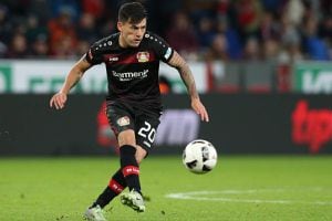 Charles Aránguiz no pudo celebrar con el Leverkusen en el reinicio de la Bundesliga