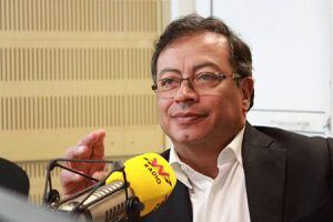 Tremendo regaño de Vicky Dávila a Gustavo Petro por llegar tarde a su entrevista