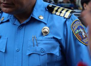 Hombre armado roba a fotógrafo en parque Luis Muñoz Rivera