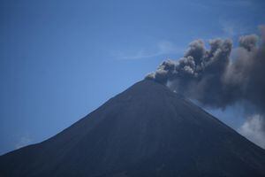 Sigue estas recomendaciones tras la caída de ceniza del volcán Pacaya