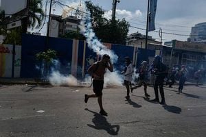 Venezuela: Dos jóvenes muertos tras protestas contra Maduro