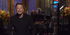 Elon Musk conduce SNL, revela que tiene Asperger y todo resulta tan raro como suena