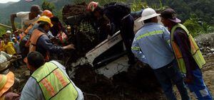 Rescatan a hombre que quedó soterrado en Tucurú, Alta Verapaz