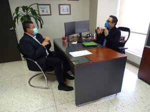Guillermo Castillo y Juan Francisco Sandoval sostienen reunión