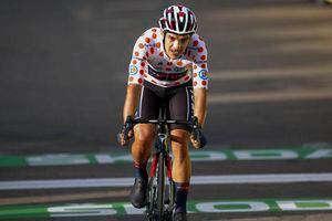 Richard Carapaz escala posiciones en el ranking de la Unión Ciclista Internacional