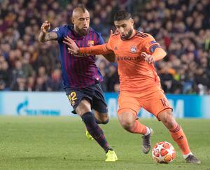 La prensa catalana destacó a un "trabajador" Vidal tras la clasificación del Barcelona en Champions
