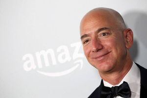 Fundador de Amazon le arrebata a Bill Gates el cetro de la persona más multimillonaria del mundo