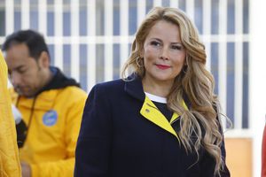 "Cathy Barriga siempre puede superar a Cathy Barriga": las críticas en redes al curioso baile contra el coronavirus que publicó la alcaldesa de Maipú