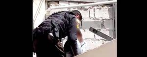 Quito: Policía evitó que adolescente se lance de una terraza en La Magdalena
