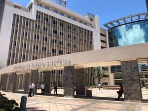 AEE celebra feria de empleo dos meses después de la transición a LUMA