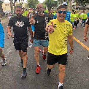 Raymond Arrieta comienza a caminar por los pacientes de cáncer