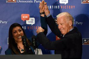 Joe Biden niega comportamientos inapropiados hacia mujeres