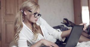 Webcamers, la nueva 'psicología' erótica para aliviar tu soledad en cuarentena