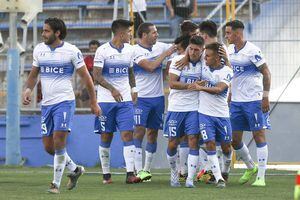 La UC doblegó en la agonía a un durísimo O'Higgins en San Carlos y ya se ubica al tope de la tabla