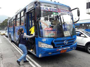 Cámara de Transporte Público pide garantías para brindar el servicio en Quito