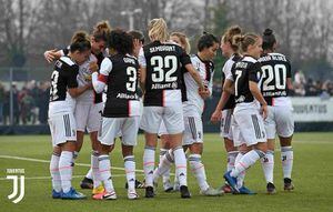 Diez jugadoras de Juventus en cuarentena tras contacto con contagiado de coronavirus