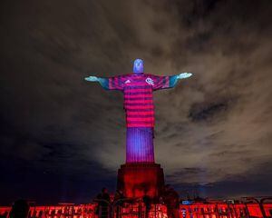 El Cristo Redentor se vio imponente con los colores del Flamengo