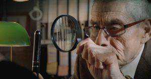 "El Agente Topo": la entrañable historia de un espía improbable