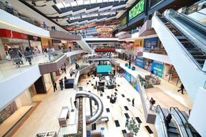 Proponen que se abran ya los centros comerciales para activar economía