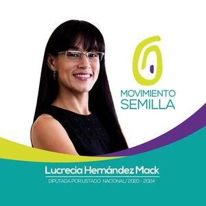 Lucrecia Hernández Mack recibe credenciales de inscripción