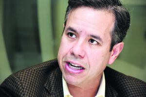 Miguel Romero desafia a Rivera Schatz y no irá contra veto del gobernador