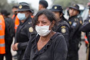"La mayoría de los cuerpos están irreconocibles": la desesperada búsqueda de víctimas por la erupción del volcán en Guatemala