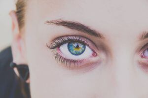 Aprenda a técnica de "tightlining": o método o para fazer seus olhos parecerem maiores