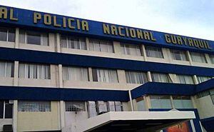 Doce detenidos tras allanamiento a hospital de la Policía en Guayaquil