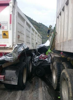 Video: grave accidente deja tres muertos en vía Bogotá – Girardot
