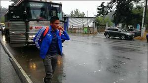 VIDEO. Medallista Mario Pacay llega en bus a su pueblo y tuvo un gran recibimiento
