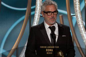 Alfonso Cuarón gana Mejor director en los Globos de Oro 2019 por Roma