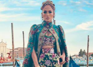 Jennifer López causa revuelo en las redes sociales con deslumbrante outfit en Venecia