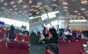 Mexicanos entonan "Cielito Lindo" en espera de abordar en aeropuerto de París
