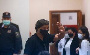 Ronaldinho queda en libertad tras cinco meses preso en Paraguay