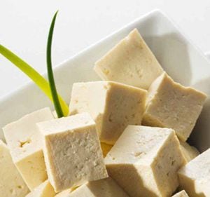 Receita: veja como fazer tofu caseiro delicioso com 3 ingredientes