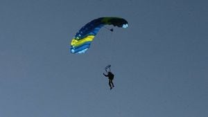 ¿Cómo se puede sobrevivir a una caída cuando falla un paracaídas?
